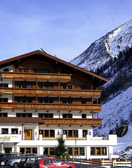 Hotel Alpenhof nach der Fertigstellung