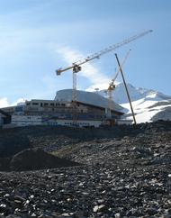 Baustelle Tuxer Fernerhaus auf 2.660 m Meereshöhe am Fuße des Gletschers